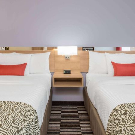 Microtel Inn & Suites By Wyndham Sudbury Esterno foto