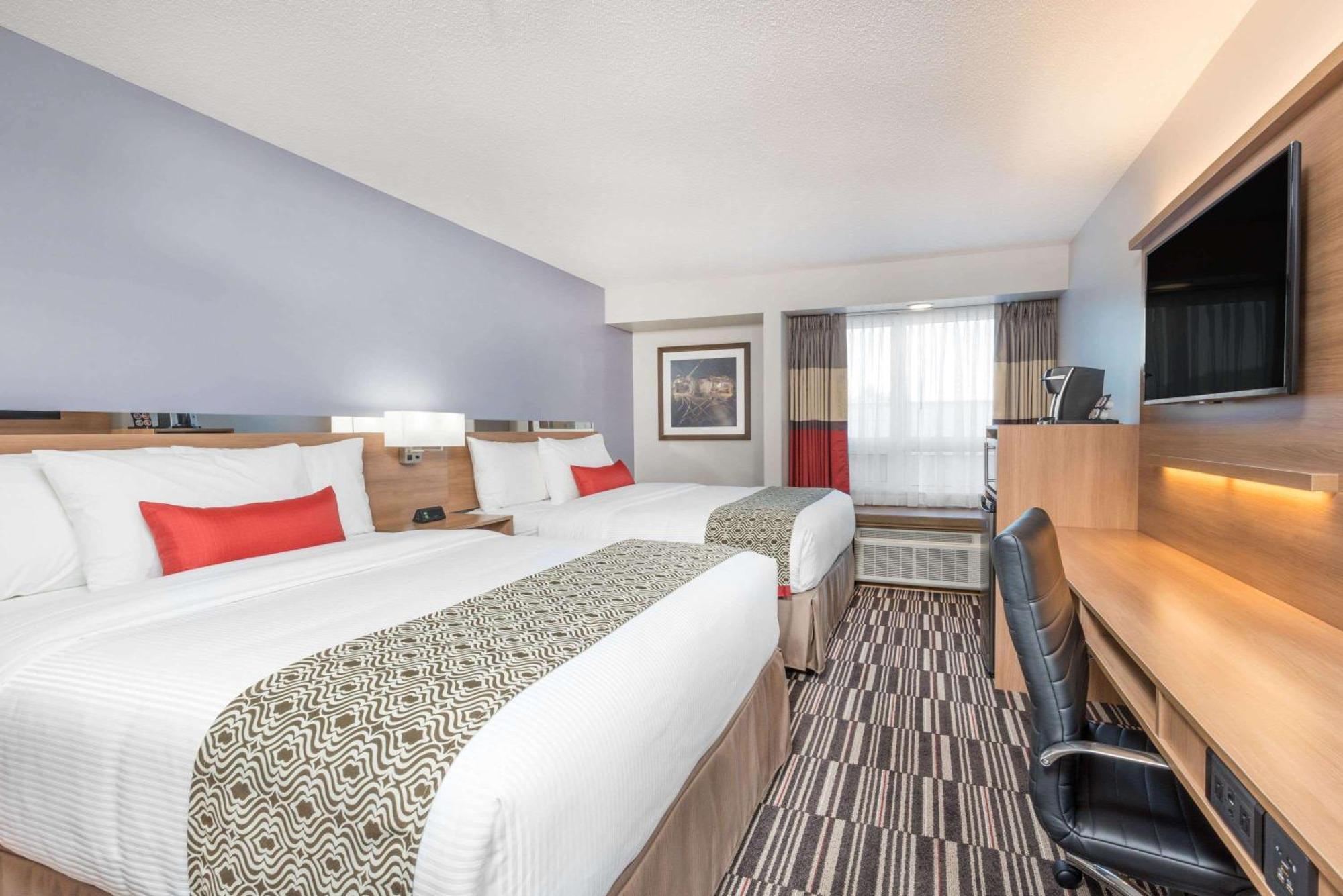 Microtel Inn & Suites By Wyndham Sudbury Esterno foto