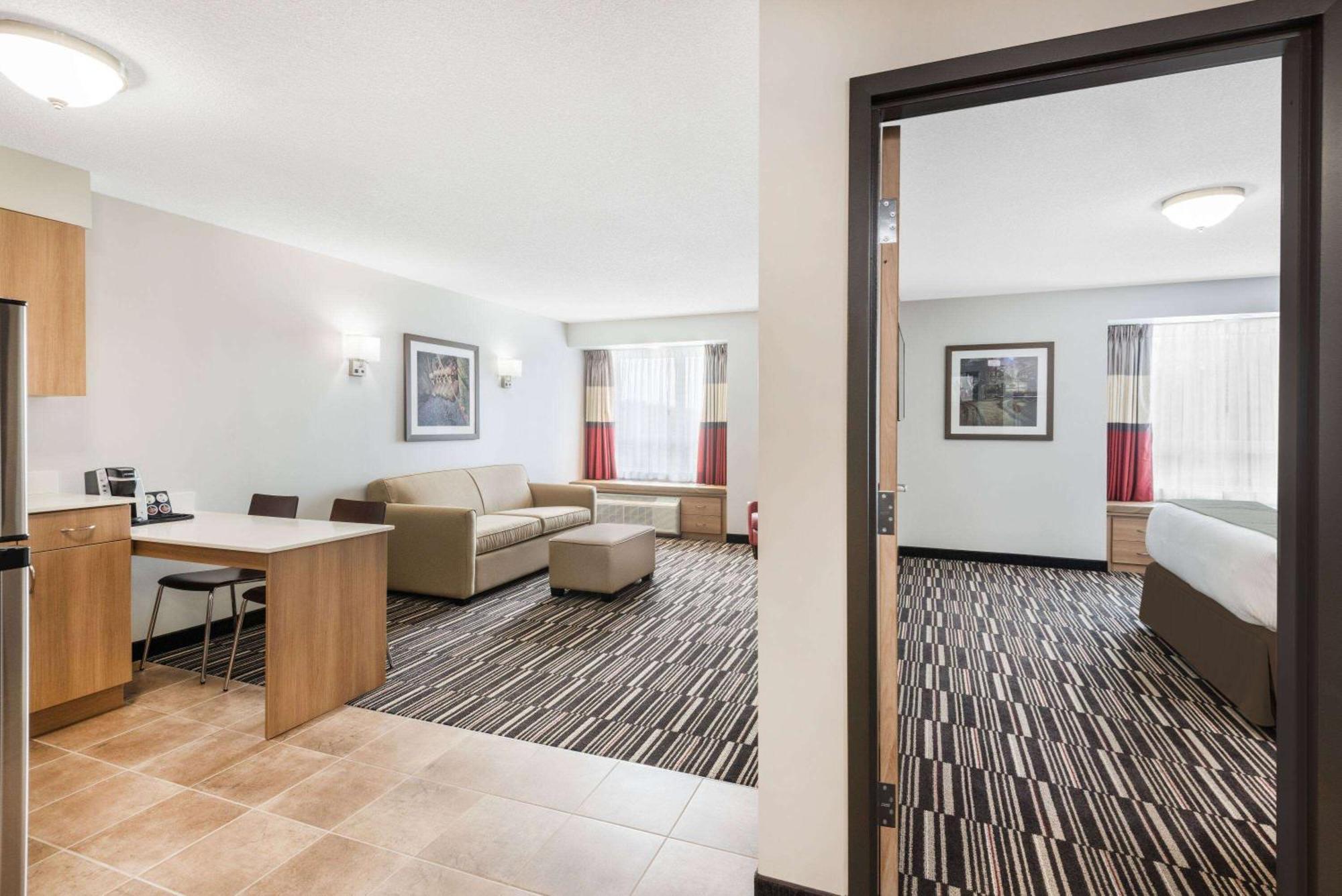 Microtel Inn & Suites By Wyndham Sudbury Esterno foto