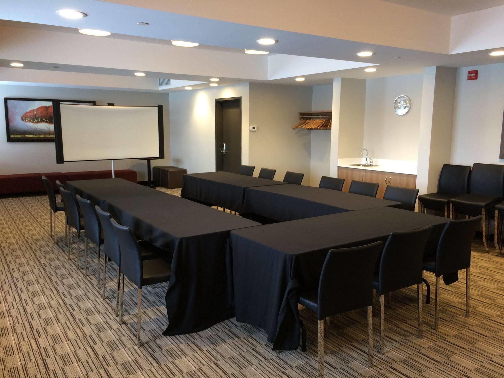 Microtel Inn & Suites By Wyndham Sudbury Esterno foto